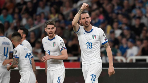 Italia đánh bại Hy Lạp 3-0: Italia thắng đậm, Mancini vẫn không hài lòng