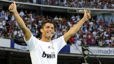 Ronaldo trong ngày ra mắt Real