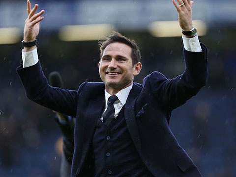 Chelsea có bổ nhiệm Lampard thay cho Sarri?
