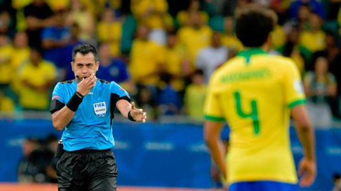 Dư âm Brazil 0-0 Venezuela: Vớ VAR vớ vẩn!
