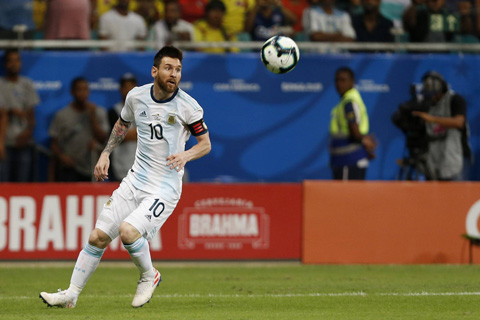 Messi là thủ lĩnh của một tập thể rệu rã và bạc nhược