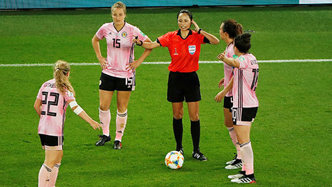 Không chỉ ở Copa America, VAR cũng ghi dấu ấn lớn tại World Cup nữ