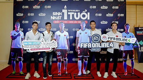 Bất ngờ hành động đội trưởng tuyển Việt Nam tại Đại tiệc Offline  sinh nhật 1 tuổi FIFA Online 4