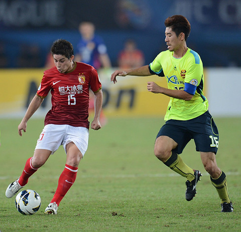 Conca trong màu áo Guangzhou Evergrande