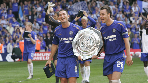 Terry (phải) quá hiểu Lampard sau 13 năm sát cánh cùng nhau trong màu áo Chelsea
