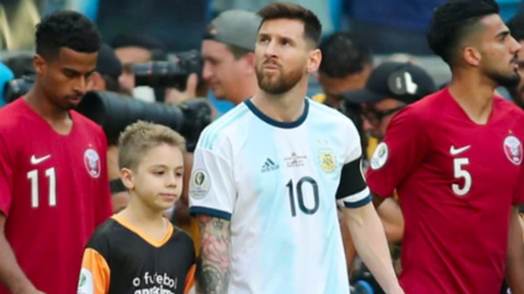 Messi được minh oan vụ không hát quốc ca Argentina