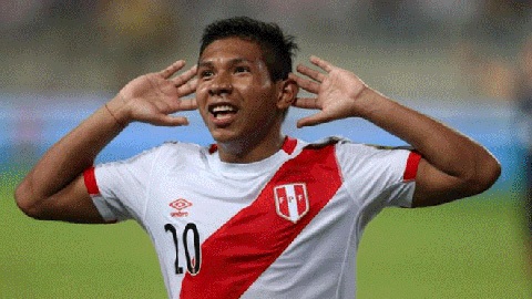 Flores ghi bàn mở tỷ số trận đấu