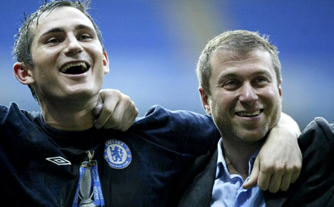 Lampard và Abramovich từng có mối quan hệ khá thân thiết khi anh còn là cầu thủ ở Chelsea