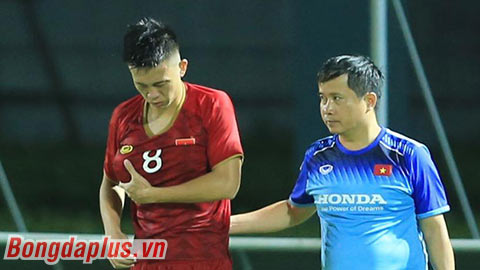 Đội trưởng U22 Việt Nam vào viện sau trận đấu với U18 Việt Nam