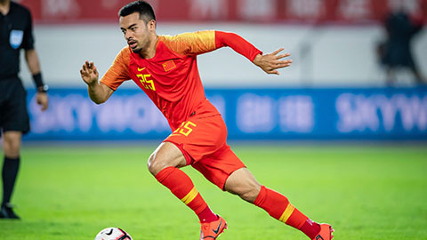 Trung Quốc dự World Cup bằng các hảo hán mắt xanh mũi lõ?