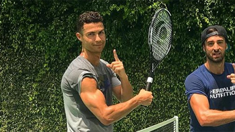 Ronaldo lấn sân sang tennis