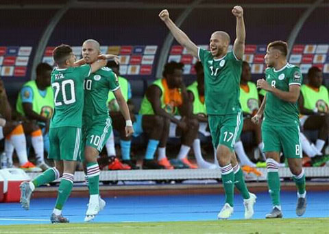 Niềm vui của các cầu thủ Algeria