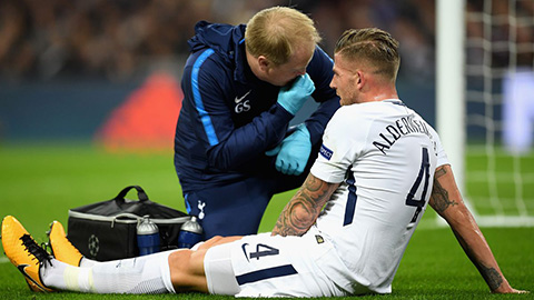 Chuyện đeo đủi luôn bám lấy Alderweireld