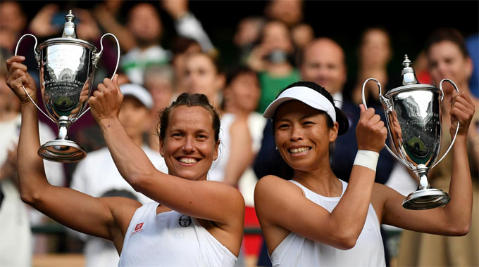 Vô địch đôi nữ Wimbledon, Strycova lên ngôi số 1