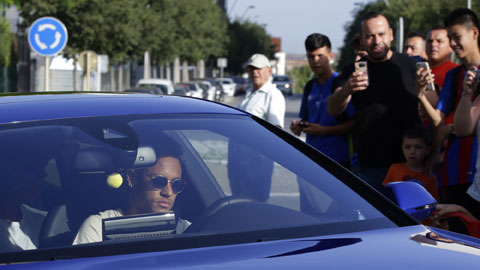 Neymar ra về sau cuộc thương lượng bất thành với ban lãnh đạo PSG