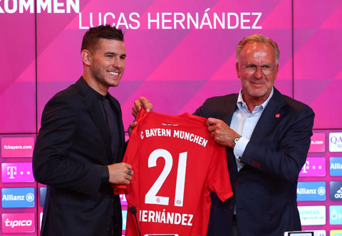 Lucas Hernandez (trái) là một trong 3 tân binh của Bayern ở mùa Hè này