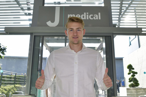 De Ligt đã tới Juventus kiểm tra y tế và chuẩn bị ký hợp đồng trị giá 70 triệu euro
