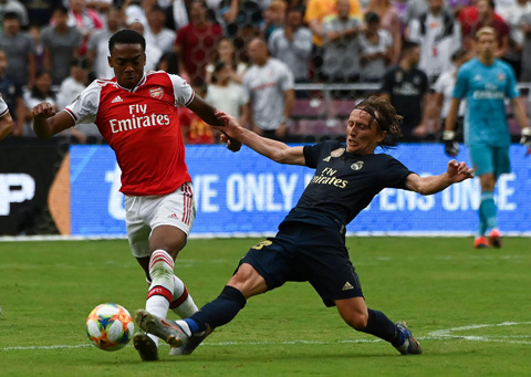 Willock (trái) đã chơi tốt trước Real Madrid ở trận gần nhất cùng Arsenal