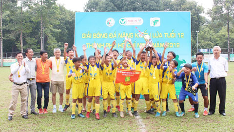 Phú Nhuận vô địch giải U12 TP.HCM 2019
