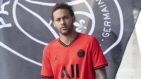 Neymar mặt buồn thiu quảng cáo áo đấu sân khách của PSG