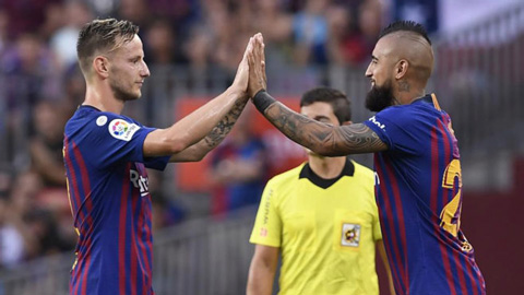 Rakitic và Vidal không còn chắc chân ở Barca