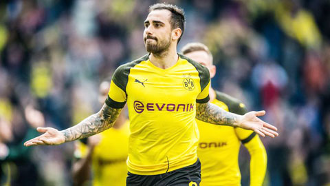 Dortmund: Alcacer khó giành suất đá chính