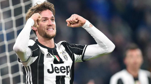 Daniele Rugani và Sami Khedira (ảnh chủ) hoàn toàn có thể khoác áo Arsenal trong những ngày tới