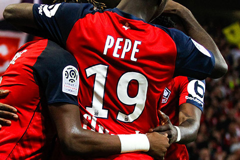 Các CĐV đang háo hức chờ đợi ngày Pepe ghi những bàn thắng đem lại điểm số