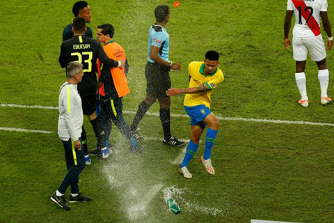 Gabriel Jesus bị cấm thi đấu quốc tế 2 tháng