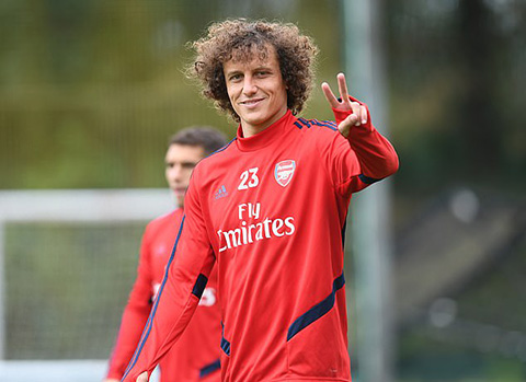 Luiz vui vẻ trong màu áo mới