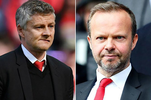 Solskjaer đang bị nghi ngờ năng lực, còn Ed đã chứng minh thành công sự bất tài