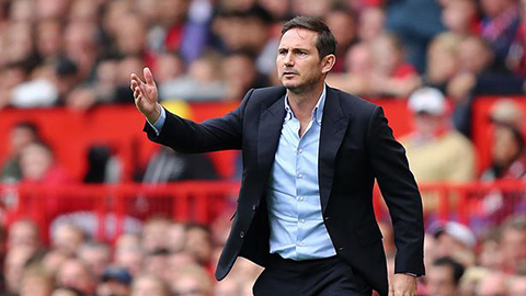 Lampard phản pháo thầy cũ Mourinho sau thất bại trước M.U