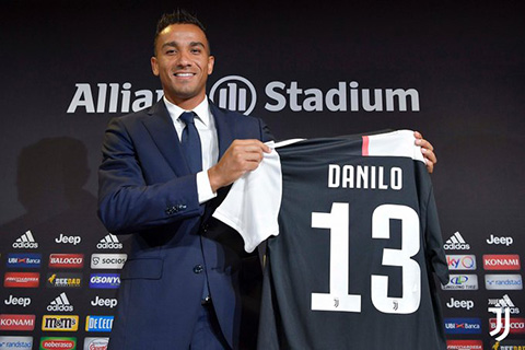 Danilo ra mắt Juventus