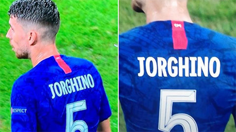 Jorginho bị đánh cắp tên ở trận tranh Siêu cúp châu Âu
