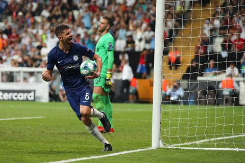 Trong trận Siêu Cúp châu Âu 2019, Adrian là tội đồ dẫn tới quả penalty cho Chelsea