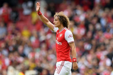 Luiz đã có trận ra mắt Arsenal