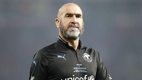 Cantona làm mát mặt M.U ở UEFA