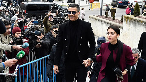 Bạn gái Ronaldo lần đầu tiết lộ bí quyết  'giữ lửa' tình yêu