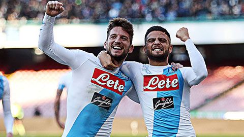 Serie A âm thầm 'ủng hộ' Napoli?