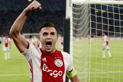 Tadic đã ghi bàn thắng đẹp mắt giúp Ajax đánh bại APOEL