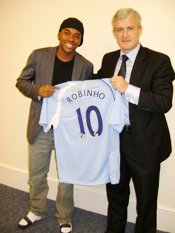 Robinho từng ở rất gần Chelsea nhưng cuối cùng lại chuyển hướng sang Man City