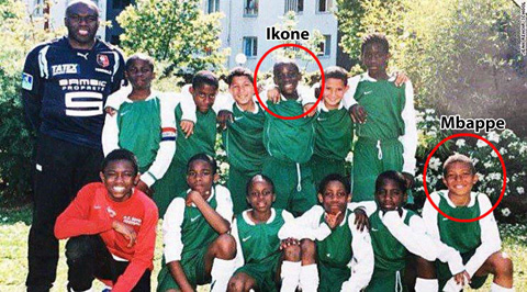 Ikone và Mbappe thời còn ăn tập ở đội bóng nhí AS Bondy