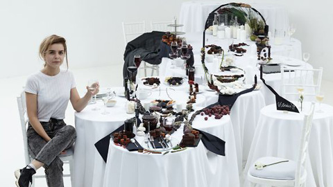 Hậu trường sân cỏ 12/9: Messi và Ronaldo được tạo hình 3D bằng thực phẩm