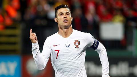 Danh thủ Iran 'chào mời' Ronaldo phá kỷ lục của mình