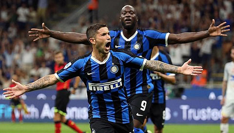 Niềm vui của Stefano Sensi  sau khi ghi bàn cho Inter