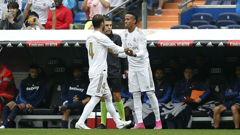 Ramos chấn thương trong trận Real may mắn có 3 điểm trước Levante