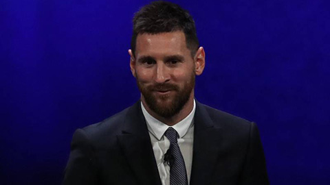 Messi mặc gì tới dự Gala QBV 2015? | Bóng Đá