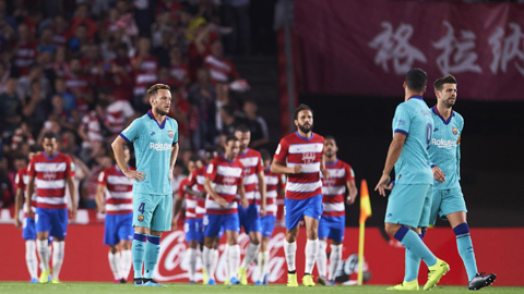 Barcelona thua Granada 0-2: Cháy nhà ra mặt chuột