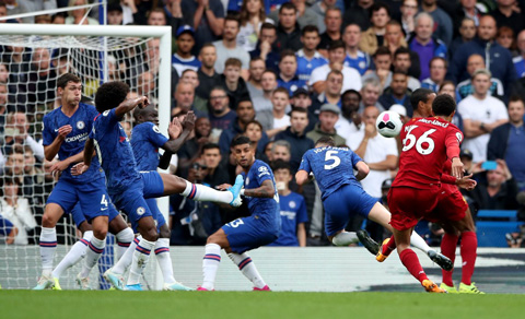 Trận thắng Chelsea, Liverpool đã có 2 bàn thắng từ tính huống cố định của Alexander-Arnold...