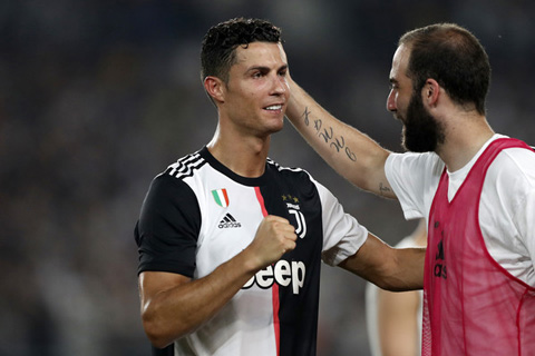 Higuain hạnh phúc vì được thi đấu lại cùng Ronaldo nhưng đã lên kế hoạch sau khi rời Juventus